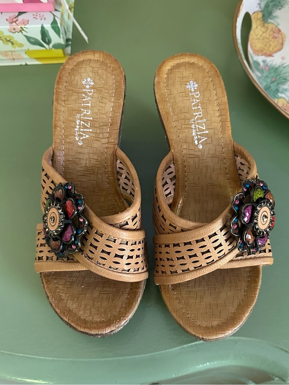 Patrizia Spring Step Tan Floral Jewel Accent Slide Platform Wedge Sandal 38/7.5 - Picture 13 of 13